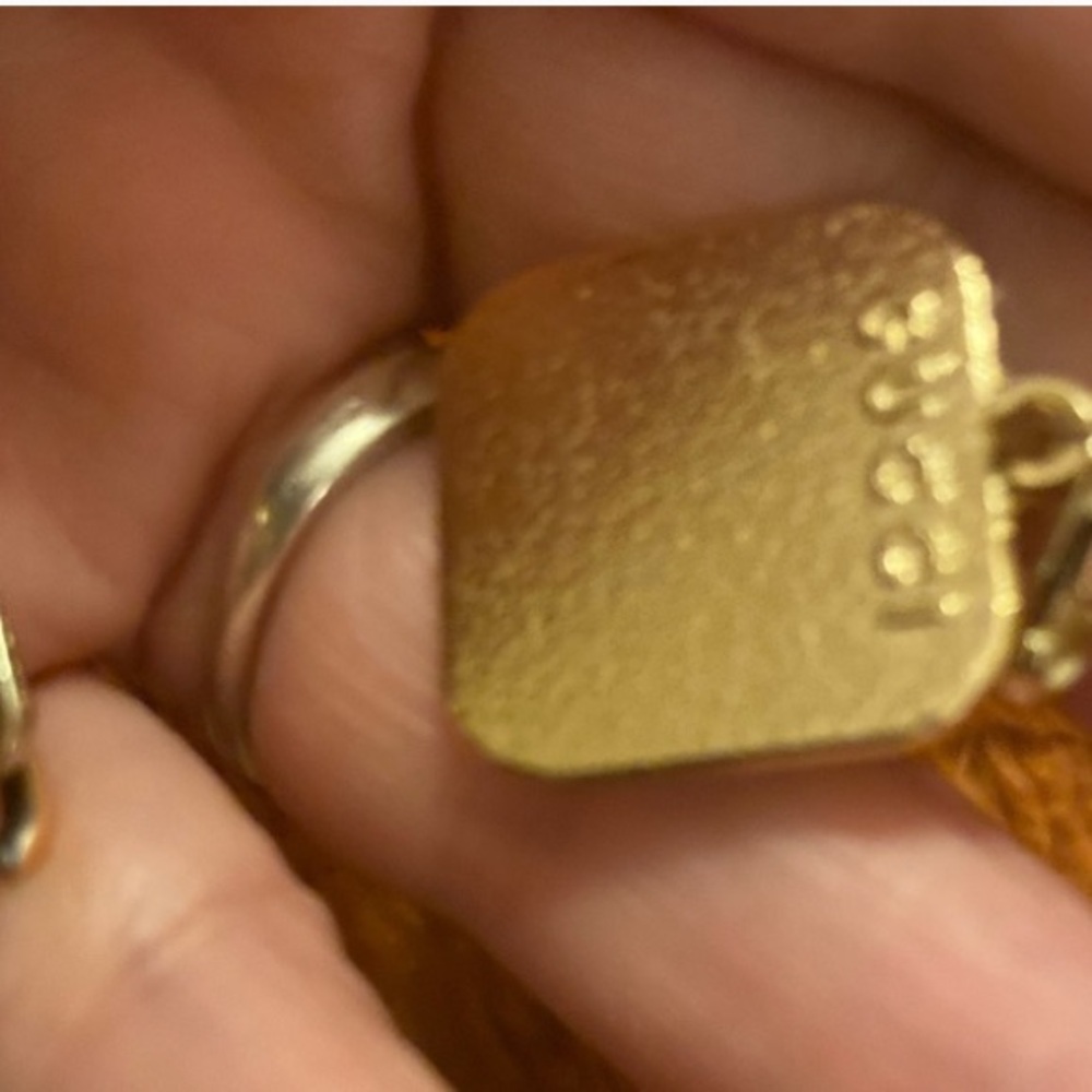 Gold Chain Necklace with Gucci Pendant - Picture 2 of 3